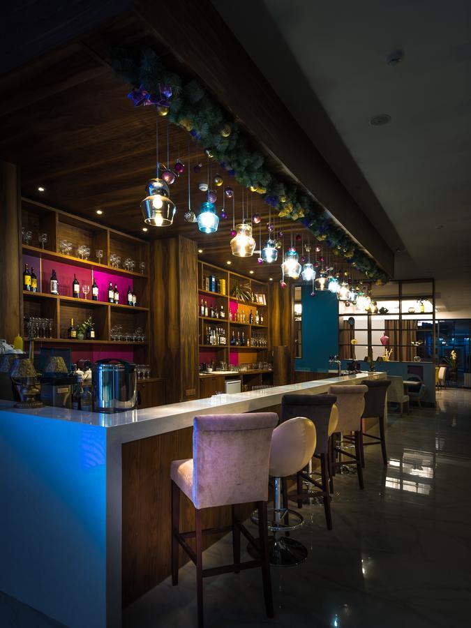 The Square Hotel Astana Bagian luar foto