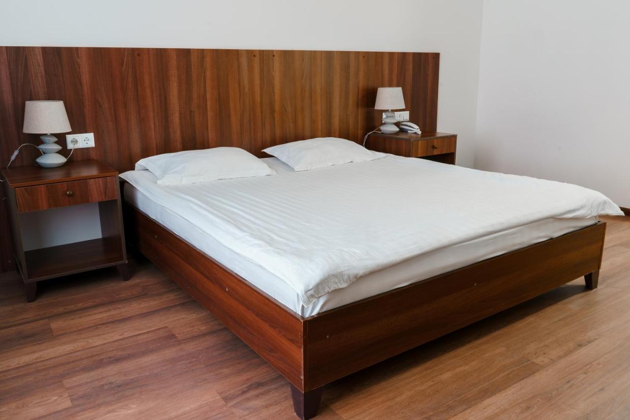 The Square Hotel Astana Bagian luar foto