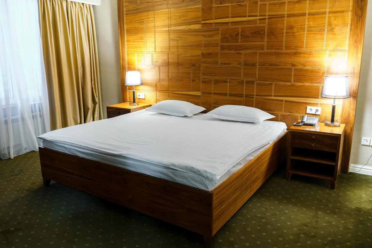 The Square Hotel Astana Bagian luar foto